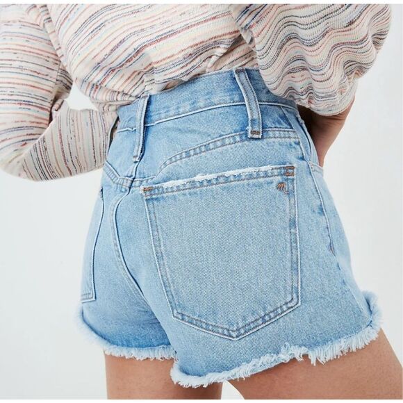 Madewell Pants - Madewell relaxed light wash denim cut off shorts Buttonfly size 28